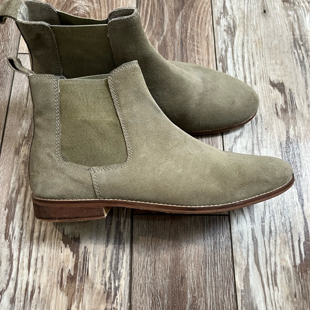 Topman Khaki Suede Chelsea Boots